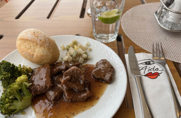 Erste Mahlzeit auf der Aida Perla